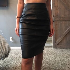 Express Black leather skirt size 00